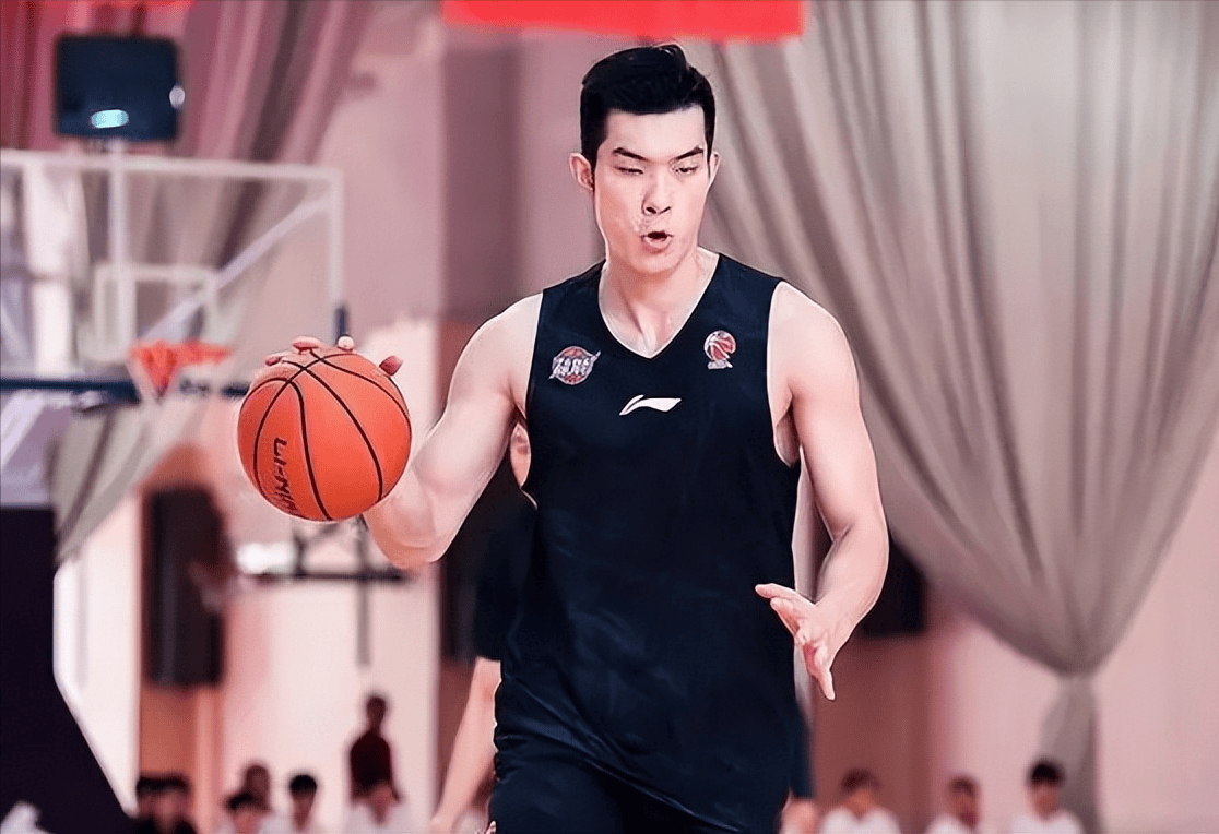 英超倒计时,广厦男篮集结日队长鼓劲,细节引发关注,目标明确,赛程密集仍需轮换的简单介绍 英超倒计时,广厦男篮集结日队长鼓劲,细节引发关注,目标明确,赛程密集仍需轮换的简单介绍